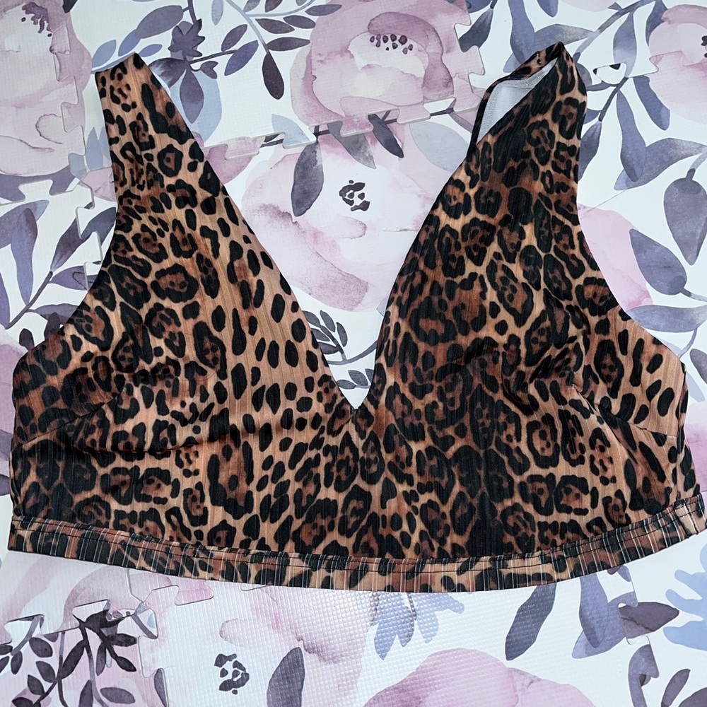 NEVER BEEN WORN ASOS v neck bikini top!!!!